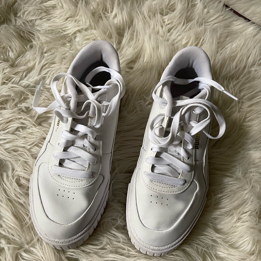 Women’s White Platform Pumas